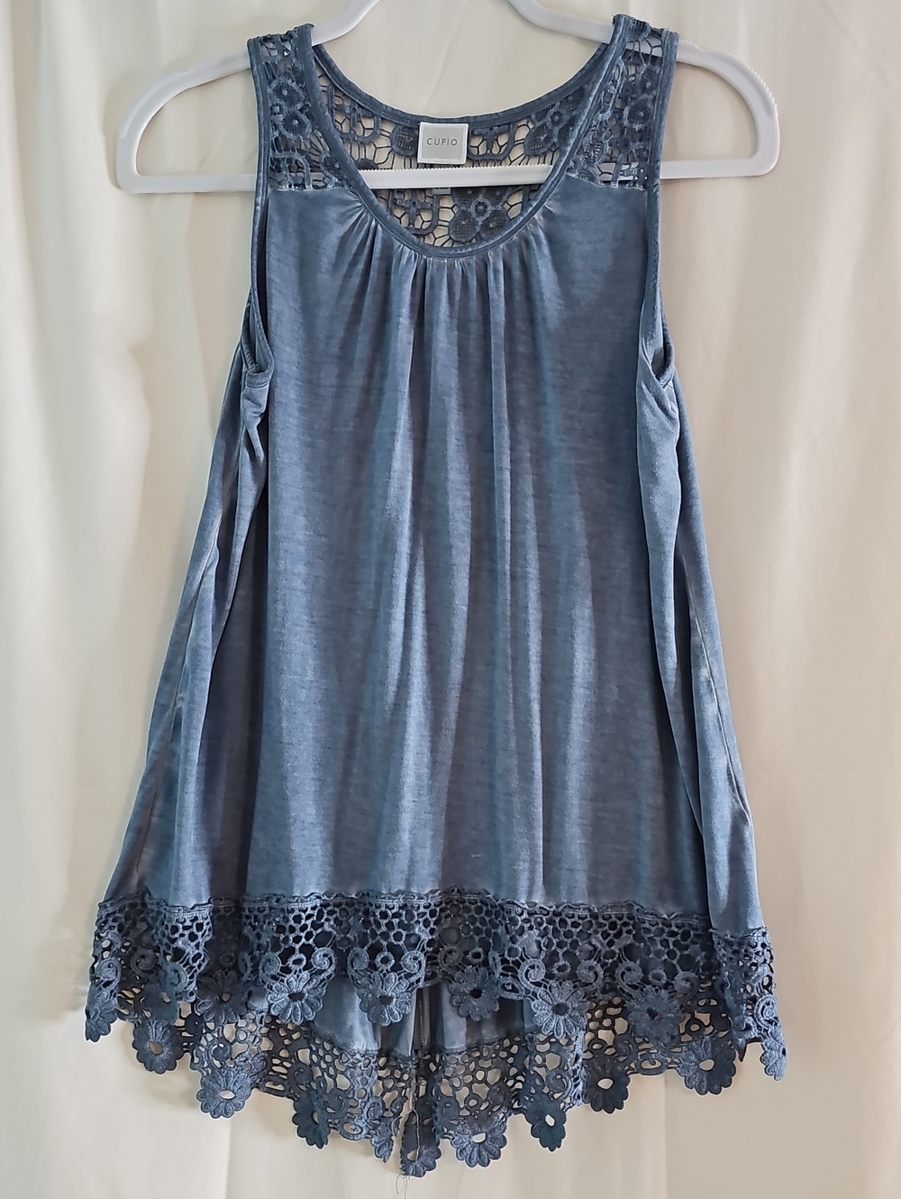 Cupio Blue Lace-Trim Sleeveless Women's Top